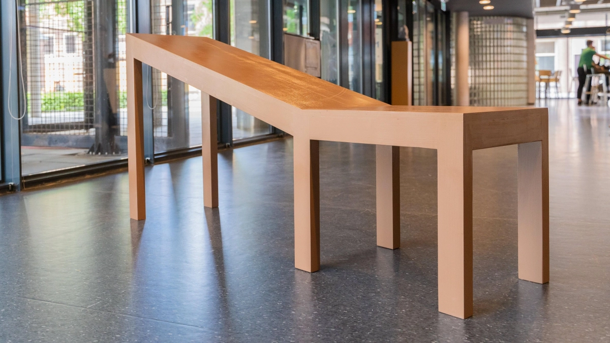 Alleen (samen) zitten